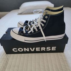 Converse Chuck Taylor High Top Sneakers SIZE: 11 Wide