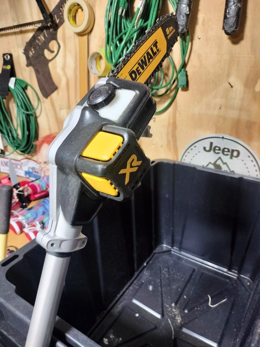 Dewalt 20V MAX XR Pole Saw DCPS620B