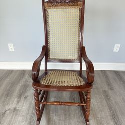 Wood Rocking Chair 