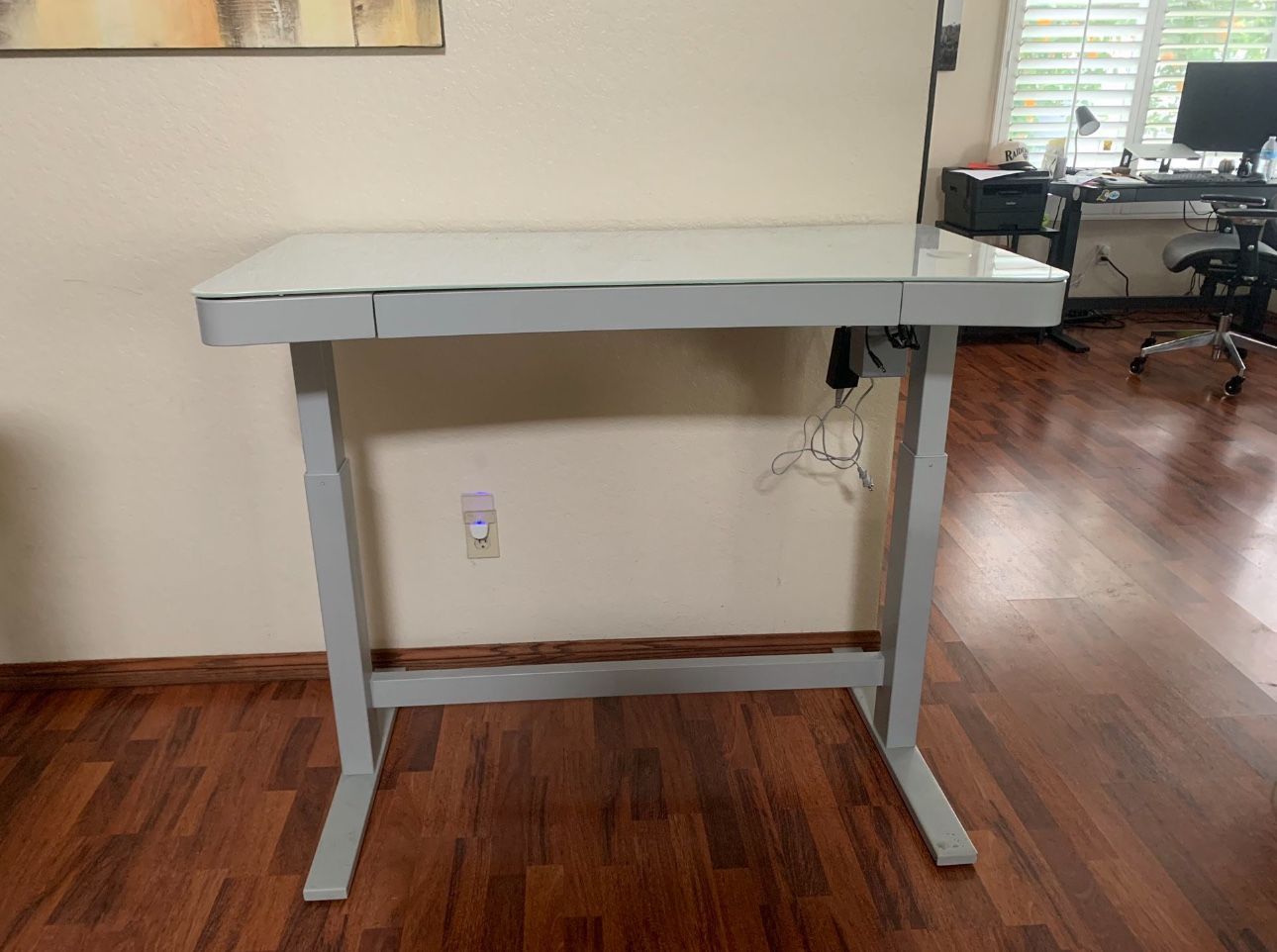 Tresanti 47" Adjustable Height Desk (Costco)
