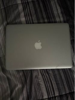 MACBOOK PRO LAPTOP