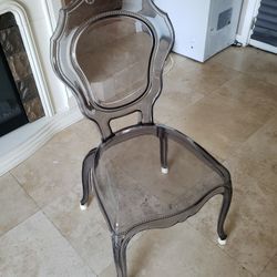 Clear Chair!! excellent conditions