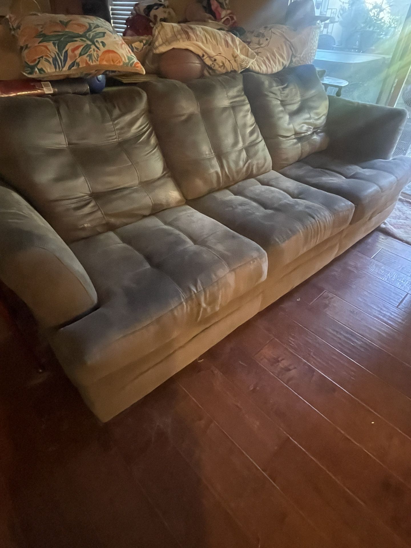 FREE COUCH 