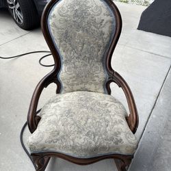 Free Victorian Style Antique Chair 