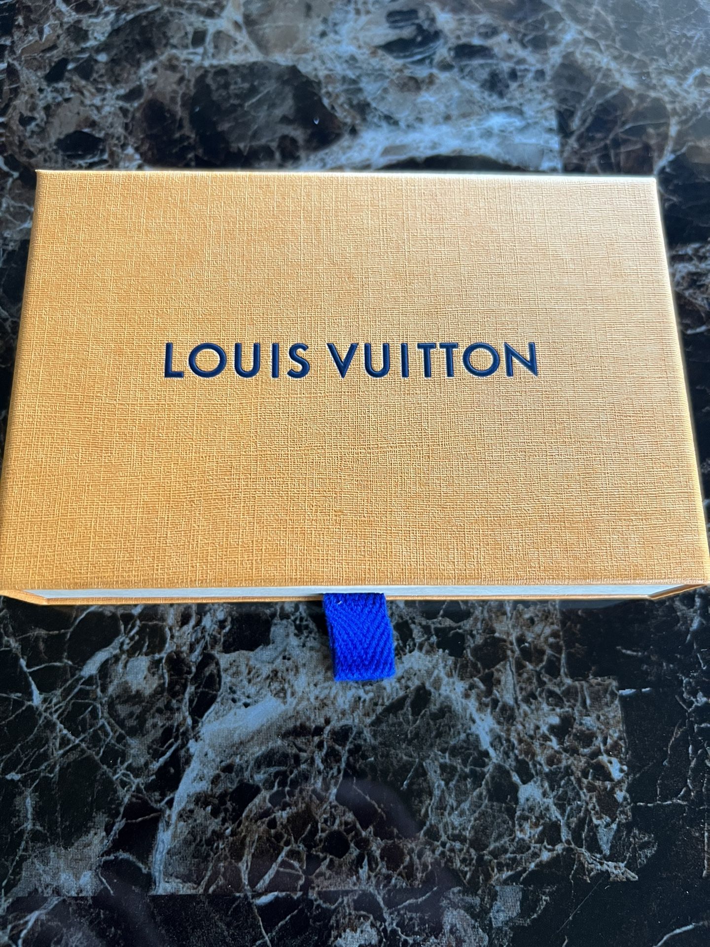 LV Double Card Holder for Sale in San Antonio, TX - OfferUp
