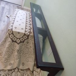 LargaRepisita De Madera Con Base De Vidrio Mide 5 Pies De Largo Se Arregla Con Flores O Figurines