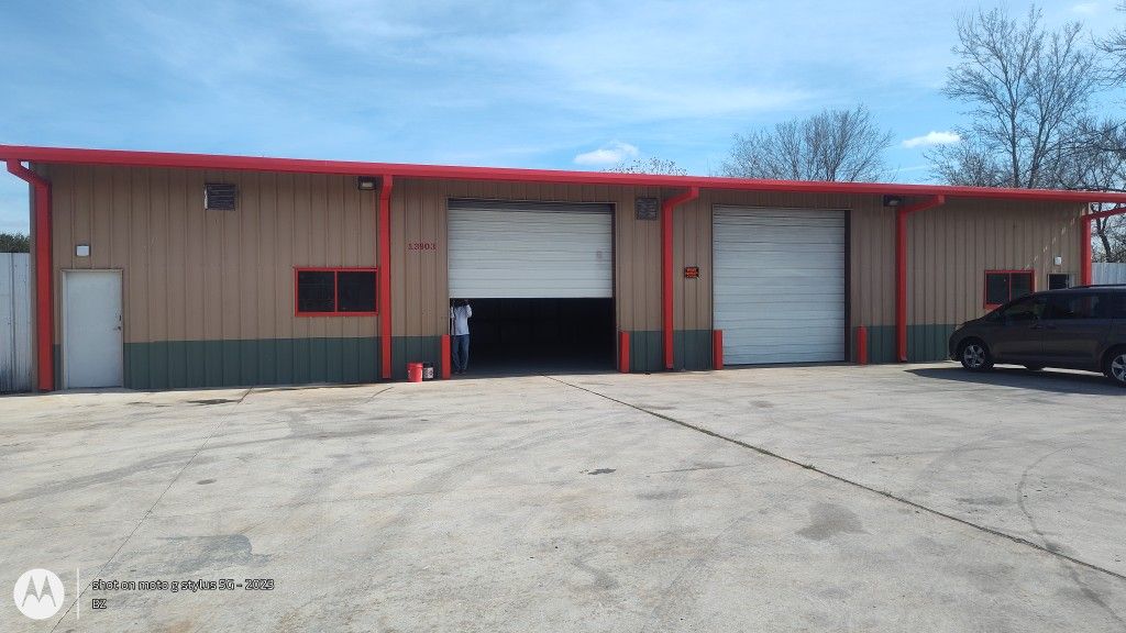 Shop with huge parking