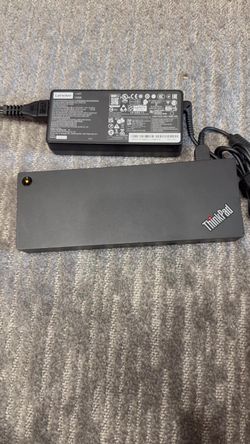 Lenovo ThinkPad Universal Thunderbolt 4 Dock