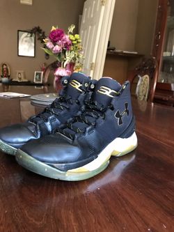 Curry 2 size 9