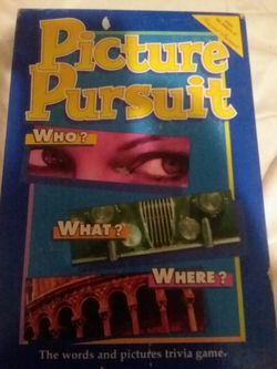 Picture pursuit board game