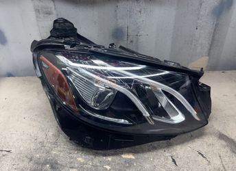 2017 2018 2019 2020 Mercedes-Benz E350 E43 E63 Right Passenger Side Headlight OEM
