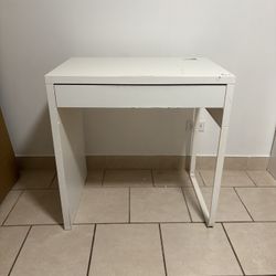desk with mirror 