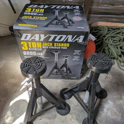 4x Daytona 3-ton Jacks