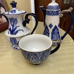 Set Of 5 Tea Pots & Cup