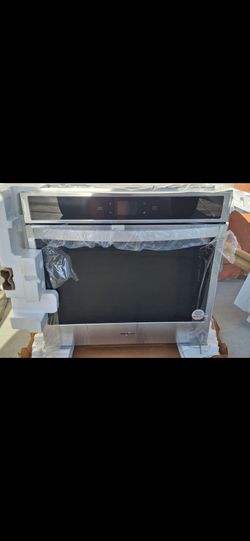 Whirlpool electric built in wall oven 30 " new