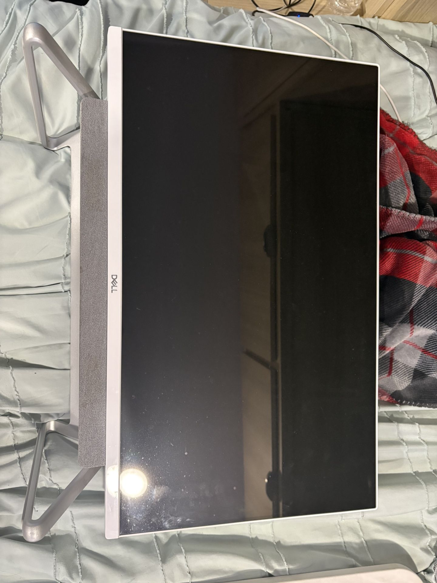 Dell Inspiron 7700 All-in-One Touchscreen – 27” Display