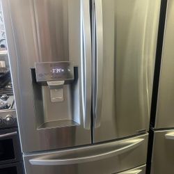 LG 4 Door French Door Refrigerator 