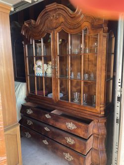 Beautiful China Cabinet Hutch 