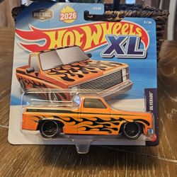 HOT WHEELS  XL CHEVY SILVERADO 