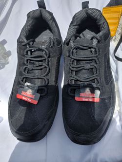 Non slip work shoes