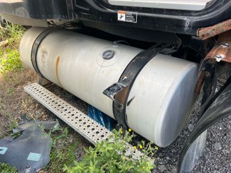 Fuel Tank Passenger Side fits 2006 Freightliner Columbia