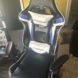 Desk And Chairs $150 Both Li