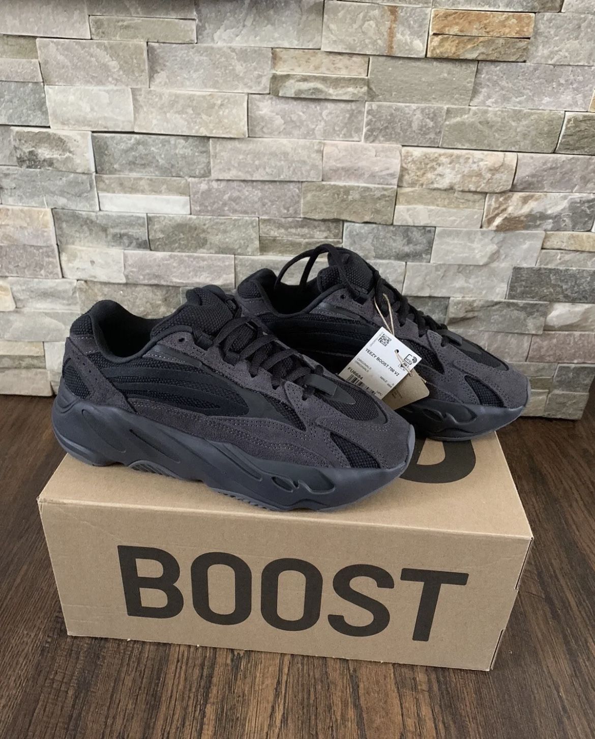 adidas gazelle silver green womens YEEZY BOOST 700 V2 VANTA main image 1