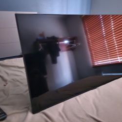 42" SAMSUNG Smart TV And KLIPSH SPEAKERS 