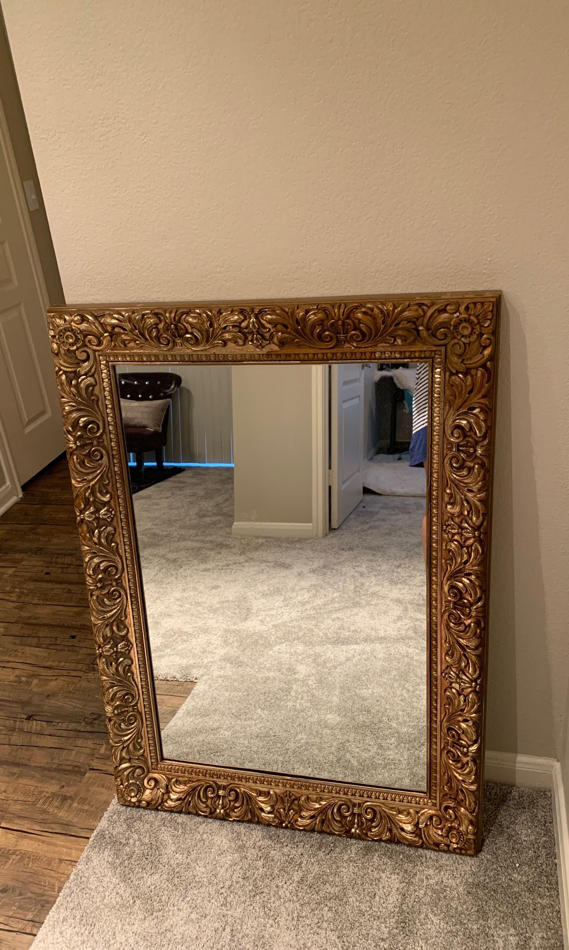 Beautiful Gold framed mirror, I moving so need gone ASAP bought it for 350 but asking for 200 SERIOUS INQUIRIES ONLY! Heavy weight!!