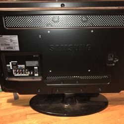 Samsung 32” TV NOT 4k Or Smart TV