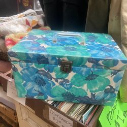 Vintage Floral Flowers Sewing Box 