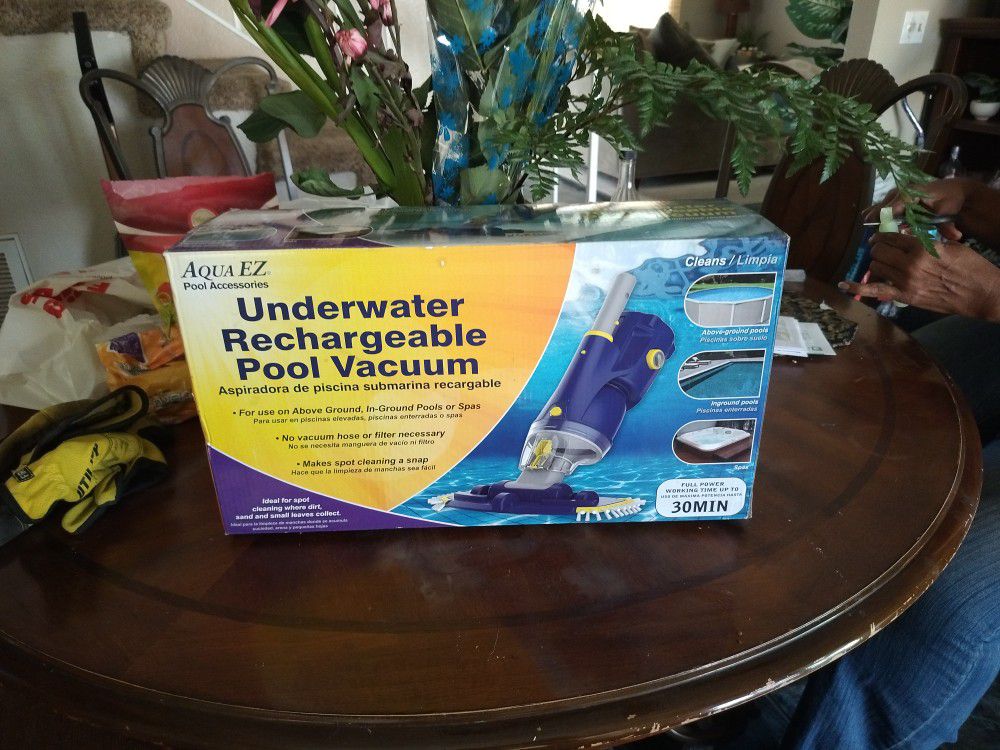 Underwater Rechargeable Pool Vacuum 