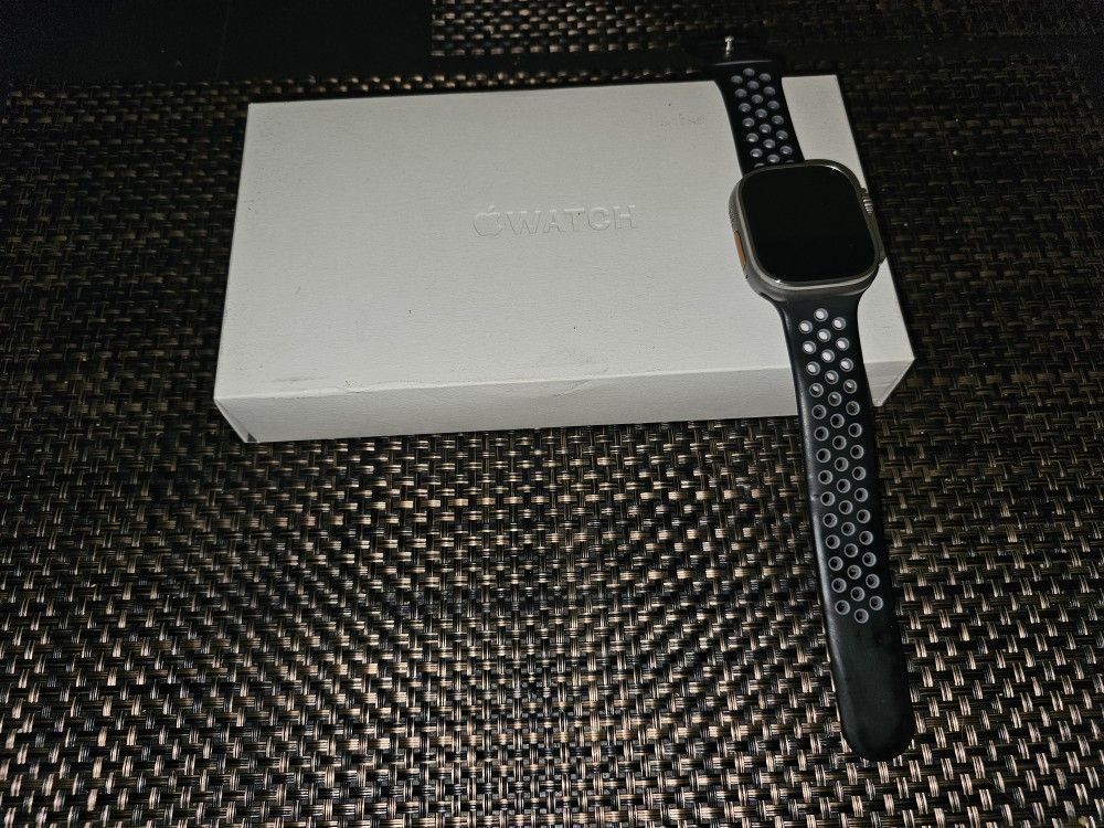 Apple Watch Ultra-Like New. LOW BALL OFFERS WILL BE IGNORED