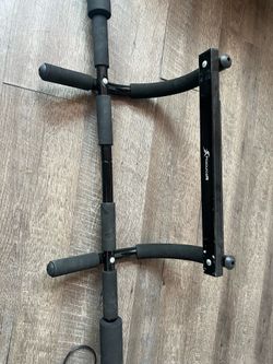 Pull up bar