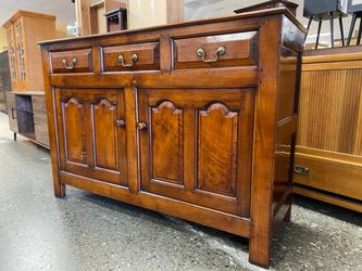 LW Antique Handcrafted Refinished Solid Oak Buffet