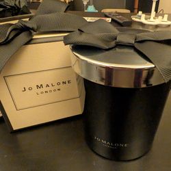 Jo Malone Velvet Rose & Oud Home Candle (200g)