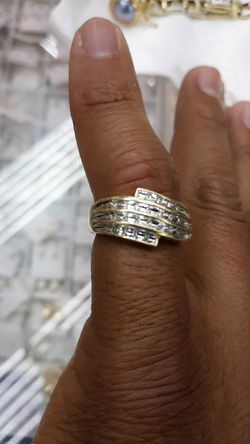10k gold diamond ring ,25 ct diamonds 2.9 grams