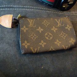 Louis Vuitton Coin Zipper Bag 