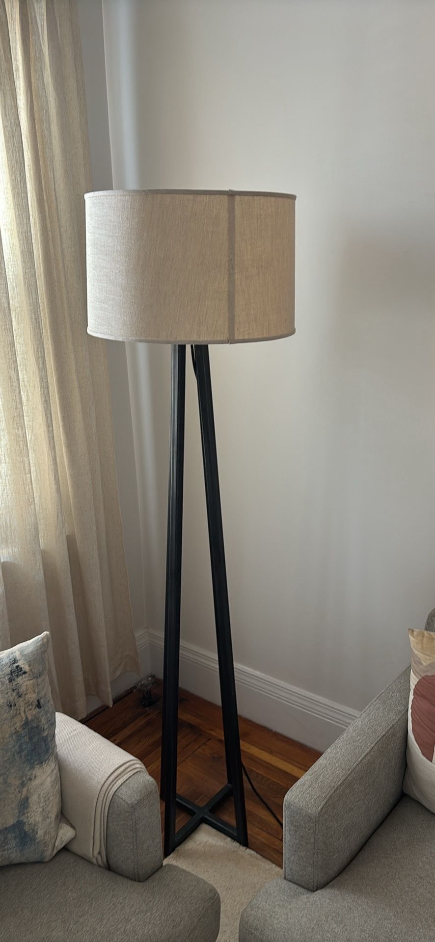 6 Ft lamp