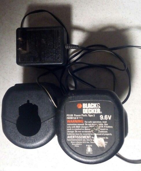 Black & Decker PS150 9.6 Volt Battery Charger and PS120 Battery
