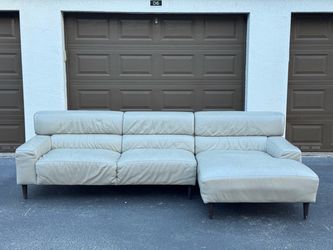 Couch/Sofa Sectional - Chateau D’ax - Delivery Available 🚛