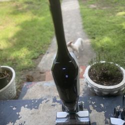 Cordless Max Brissle Carpet Cleaning Vacuum 