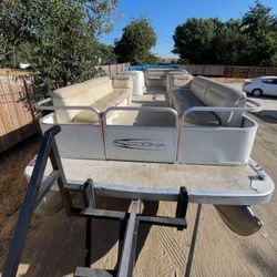 2008 BENNINGTON SEDONA 4 STROKE 24 FEET 