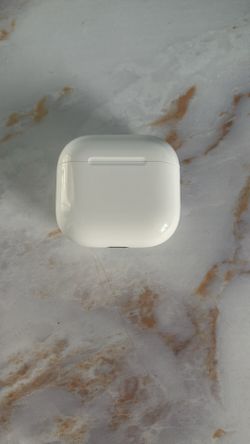 AirPods 4 (4th Gen) - Excellent Condition ✅ Warranty Valid til Aug 2026