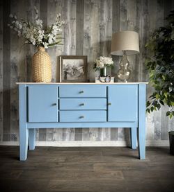 πΊ Newly Refinished Quality Solid Real Wood Sideboard 2 Door 3 Drawers /I Can Deliver