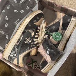 Travis Scott x NIKE SB Dunks  (size 10 M)