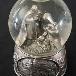 2008 Nativity Musical Globe Sankyo Size 6"X4" Metal