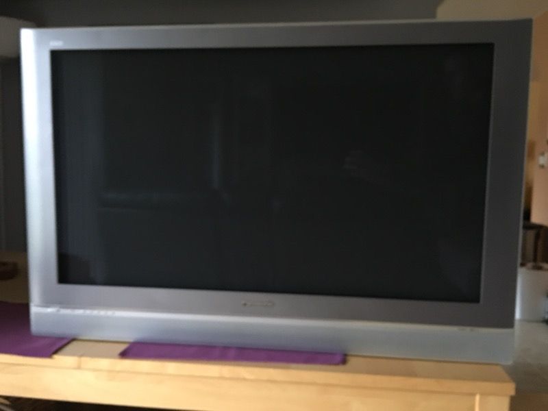 TV Flat Screen Plasma 42” Digital HD Panasonic Viera TH-42PX6U