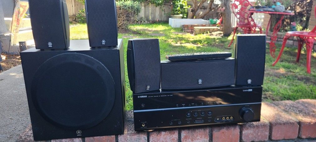 Yamaha 5.1 Audio Reciever + Yamaha Subwoofer & 5 Speakers
