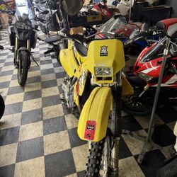2001 DRZ 400e Runs Greta Carb Clean , Fresh Oil And Has Kick Start And Electric Start
